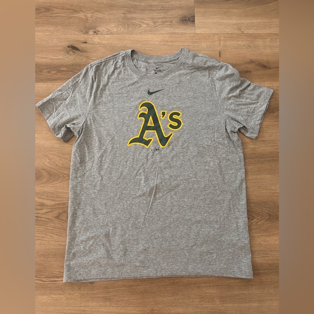 Nike Oakland Athletics Men’s T Shirt- NWOT